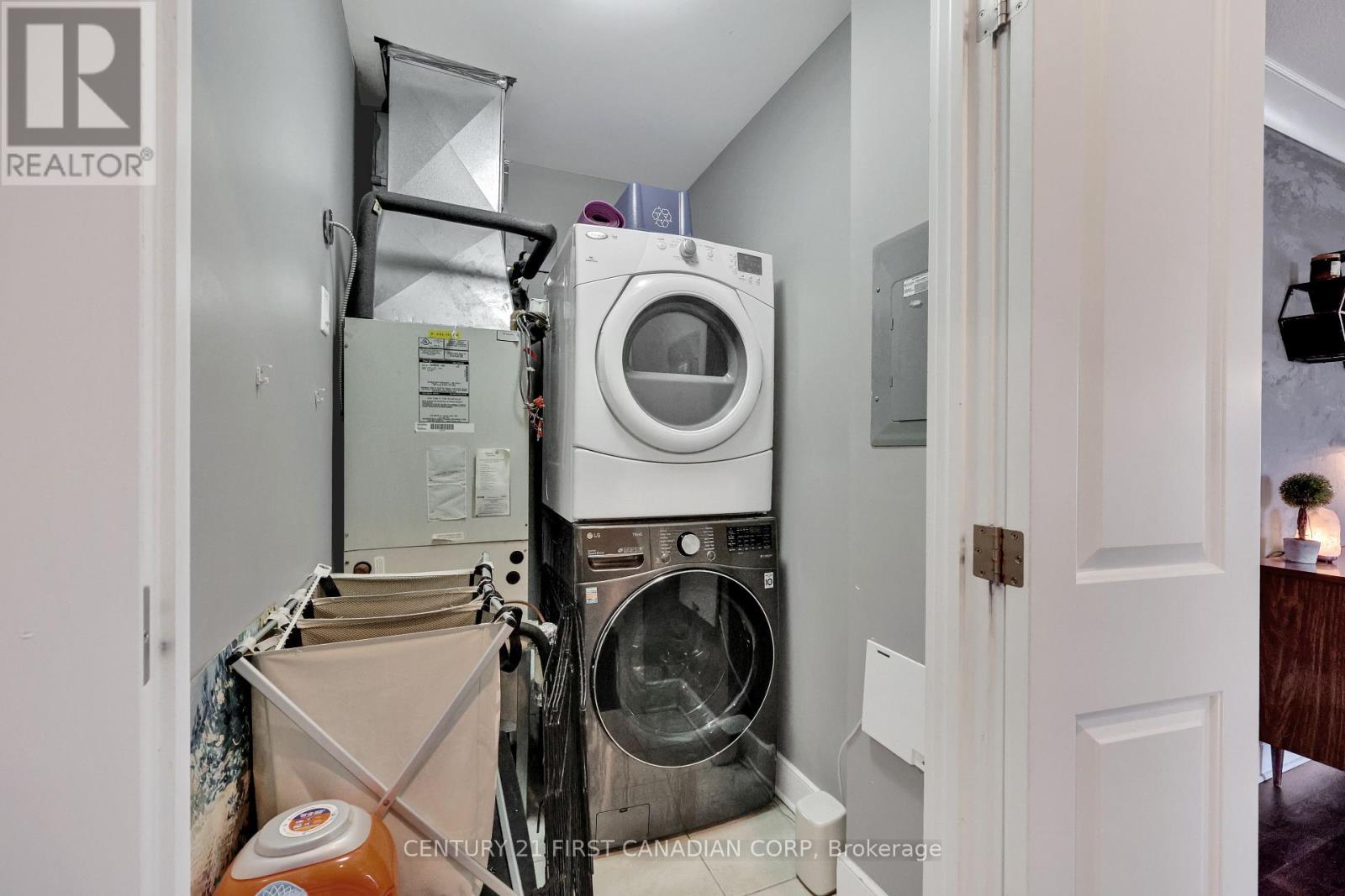 Photo 18 of 211 340 Sugarcreek Trail, London North ON
