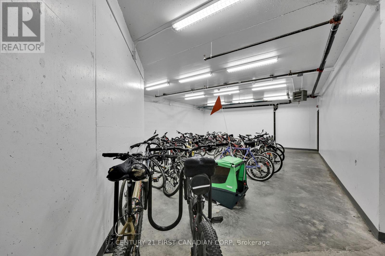 Photo 6 of 211 340 Sugarcreek Trail, London North ON