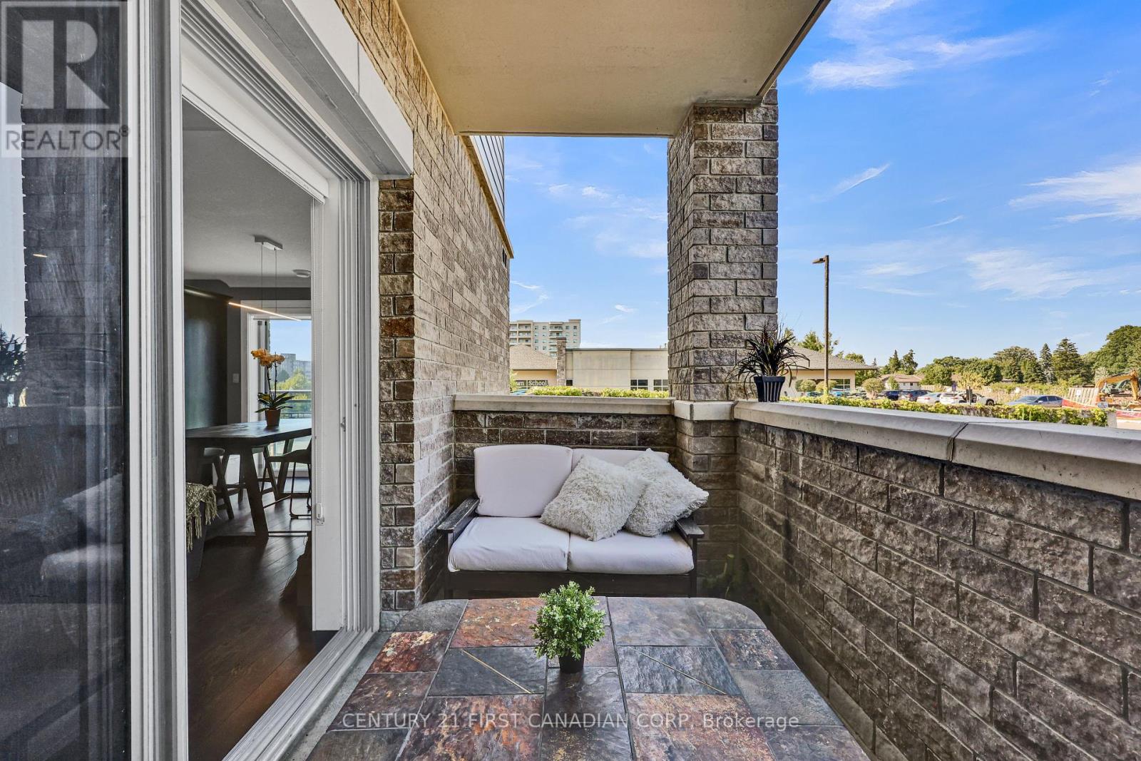 Photo 27 of 211 340 Sugarcreek Trail, London North ON