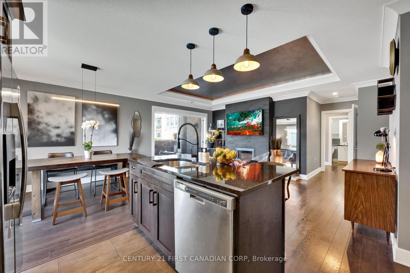 Photo 5 of 211 340 Sugarcreek Trail, London North ON