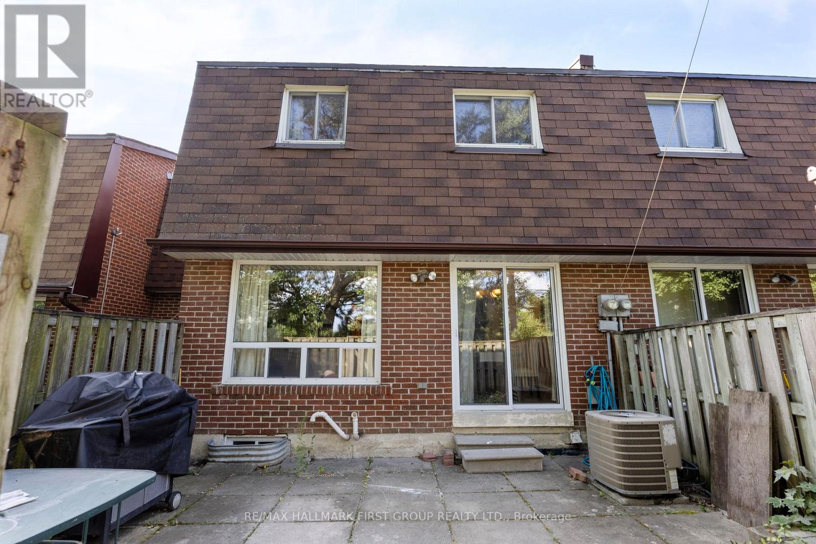 Photo 31 of 51 3025 Cedarglen Gate, Mississauga ON