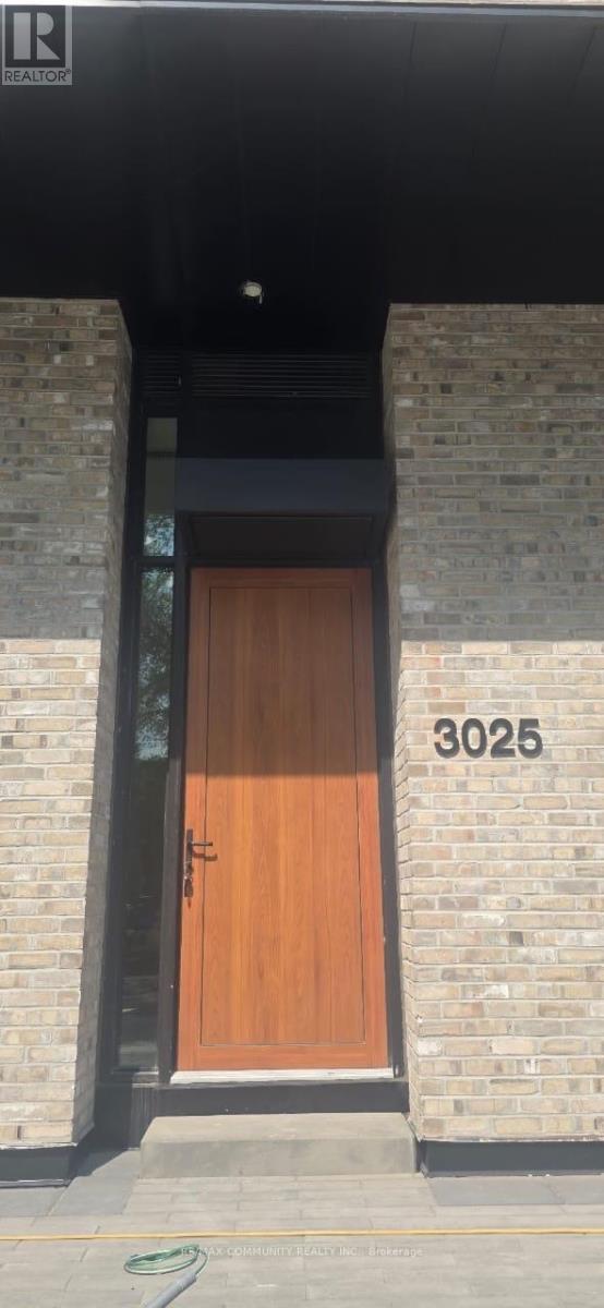 Photo 3 of 3025 Novar Road W, Mississauga ON