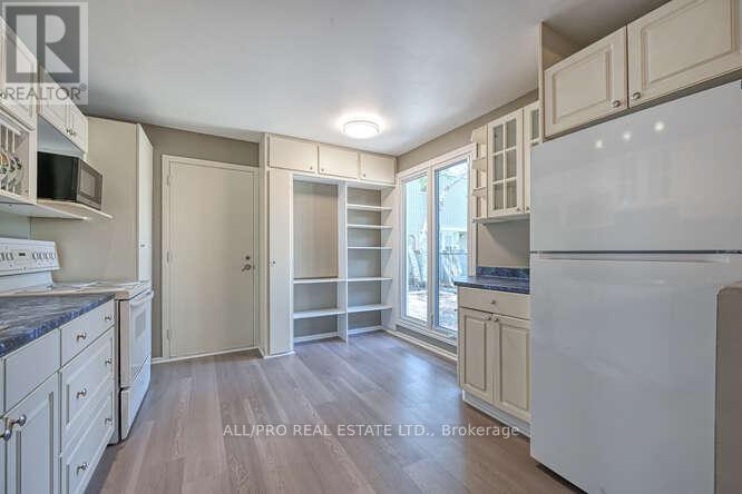 Photo 10 of 56 Jackson Court, Ottawa ON