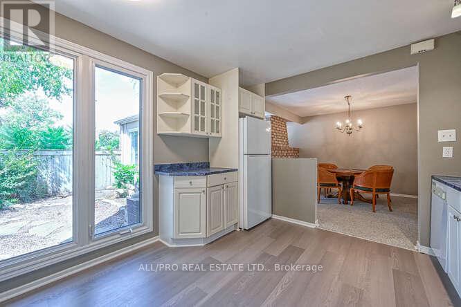 Photo 12 of 56 Jackson Court, Ottawa ON