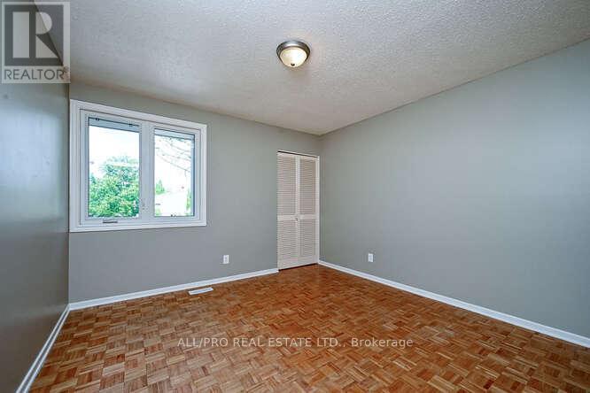 Photo 14 of 56 Jackson Court, Ottawa ON