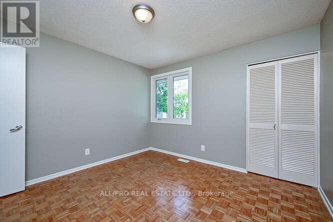 Photo 15 of 56 Jackson Court, Ottawa ON
