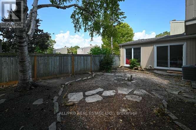 Photo 19 of 56 Jackson Court, Ottawa ON