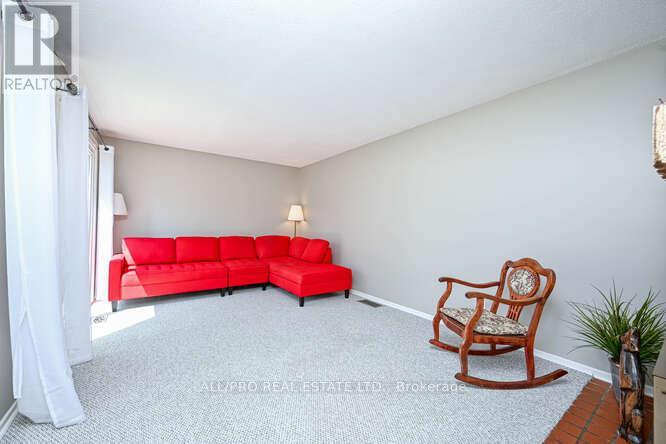 Photo 7 of 56 Jackson Court, Ottawa ON