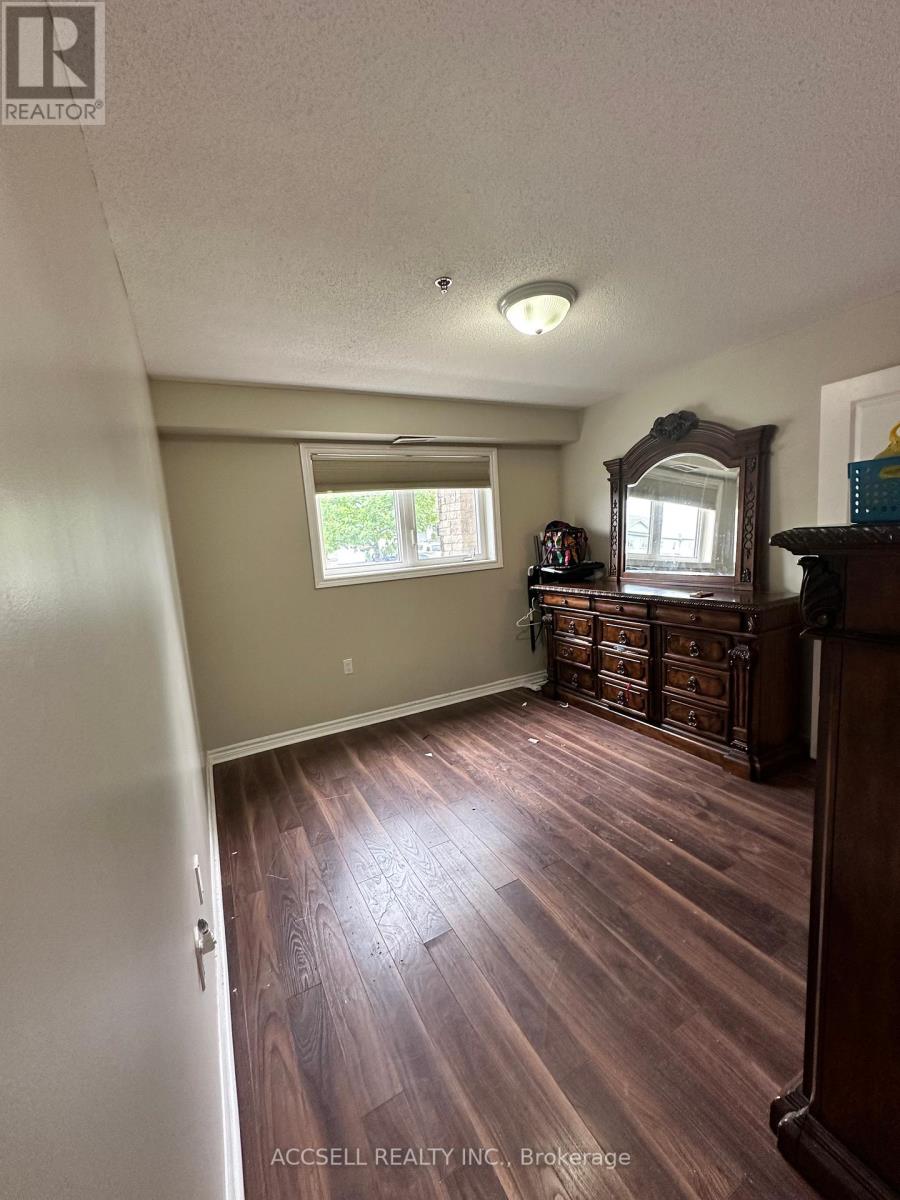 Photo 10 of 110 151 Potts Private, Ottawa ON