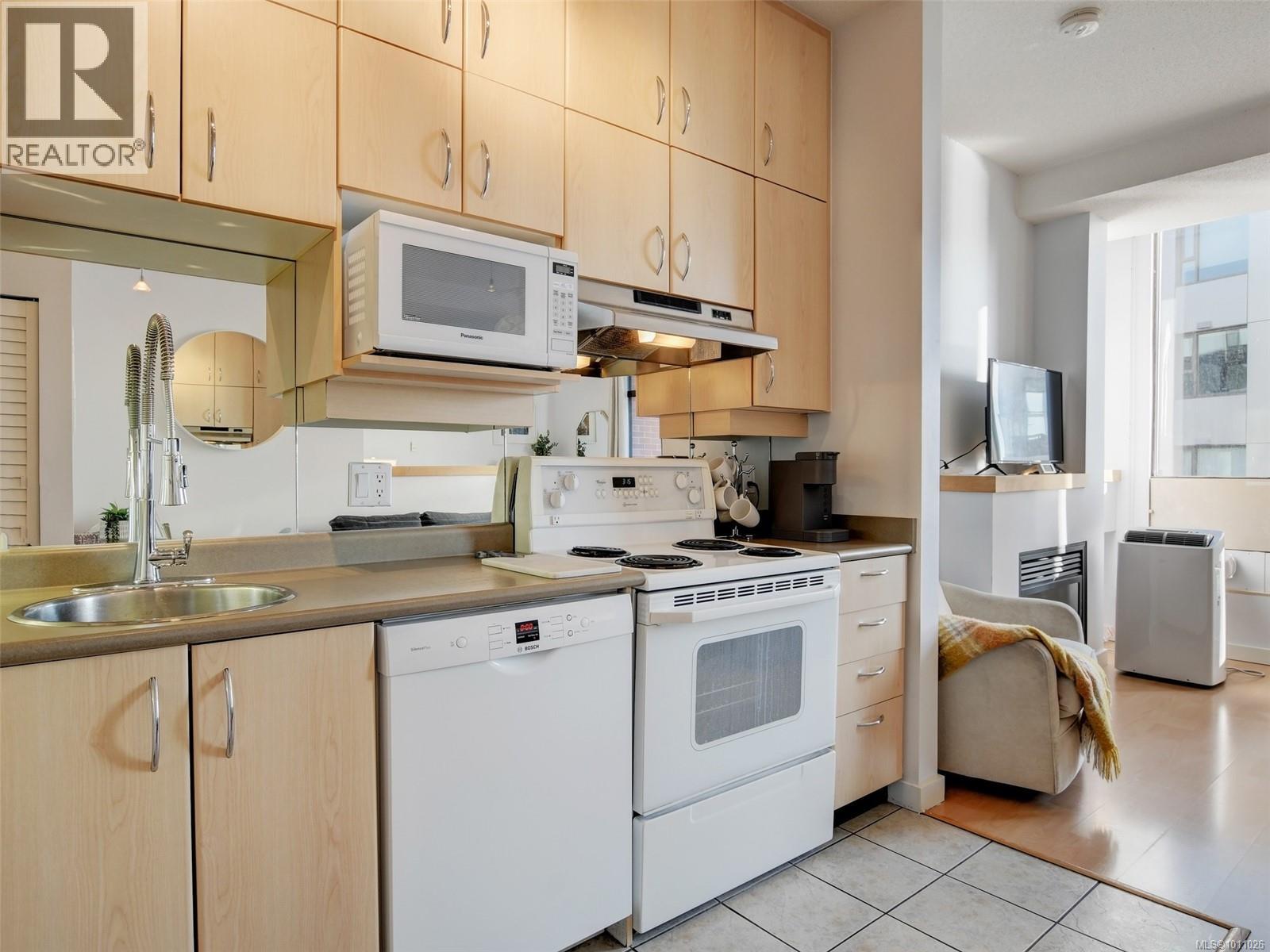 Photo 8 of 310 409 Swift St, Victoria BC