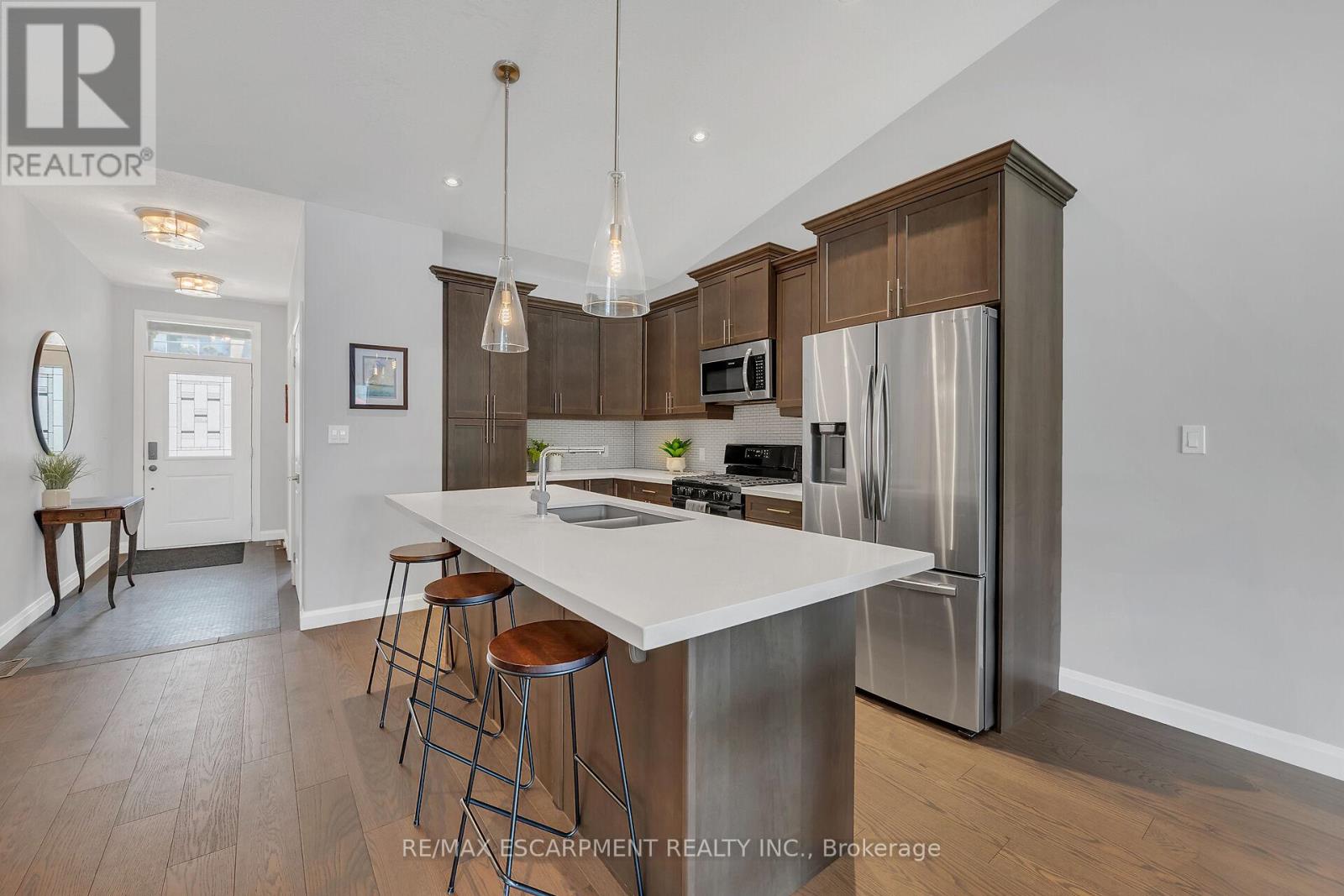 Photo 25 of 7 5 Old Hamilton Road, Norfolk ON