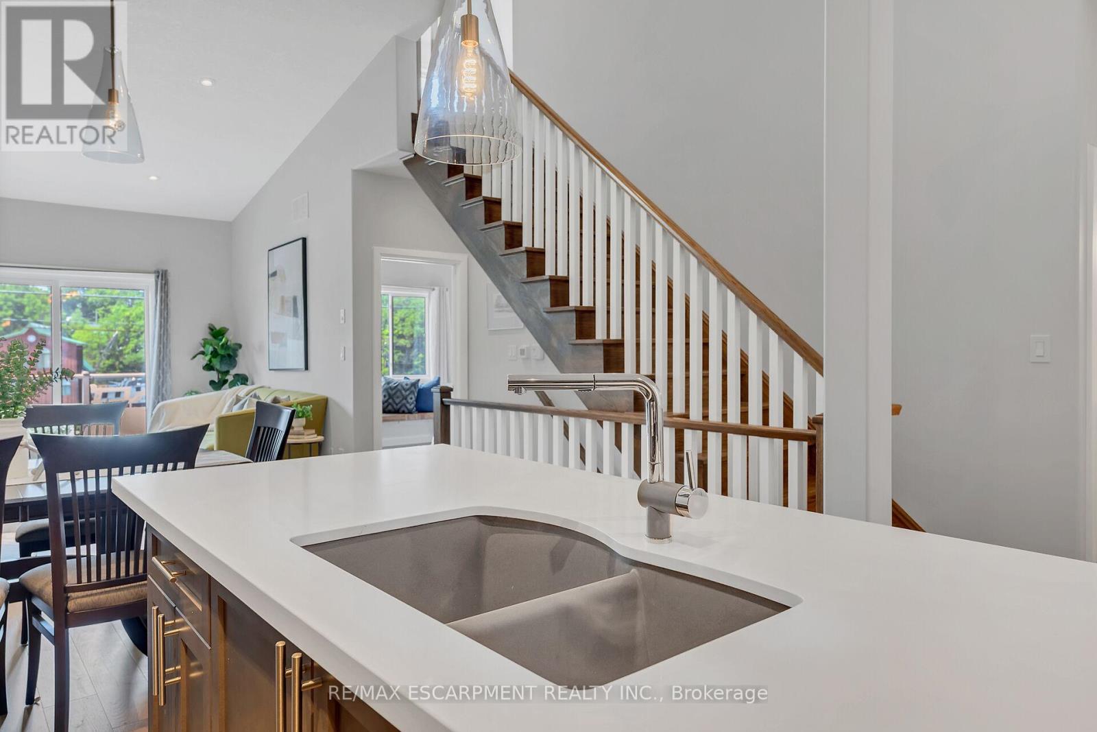 Photo 36 of 7 5 Old Hamilton Road, Norfolk ON