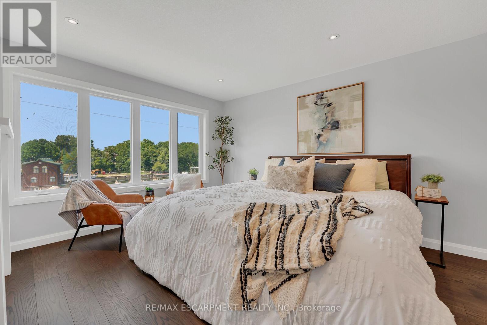 Photo 13 of 7 5 Old Hamilton Road, Norfolk ON
