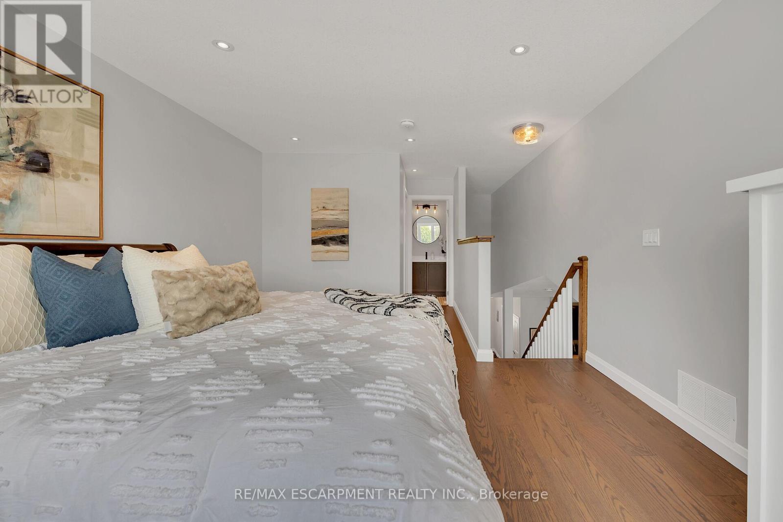 Photo 46 of 7 5 Old Hamilton Road, Norfolk ON