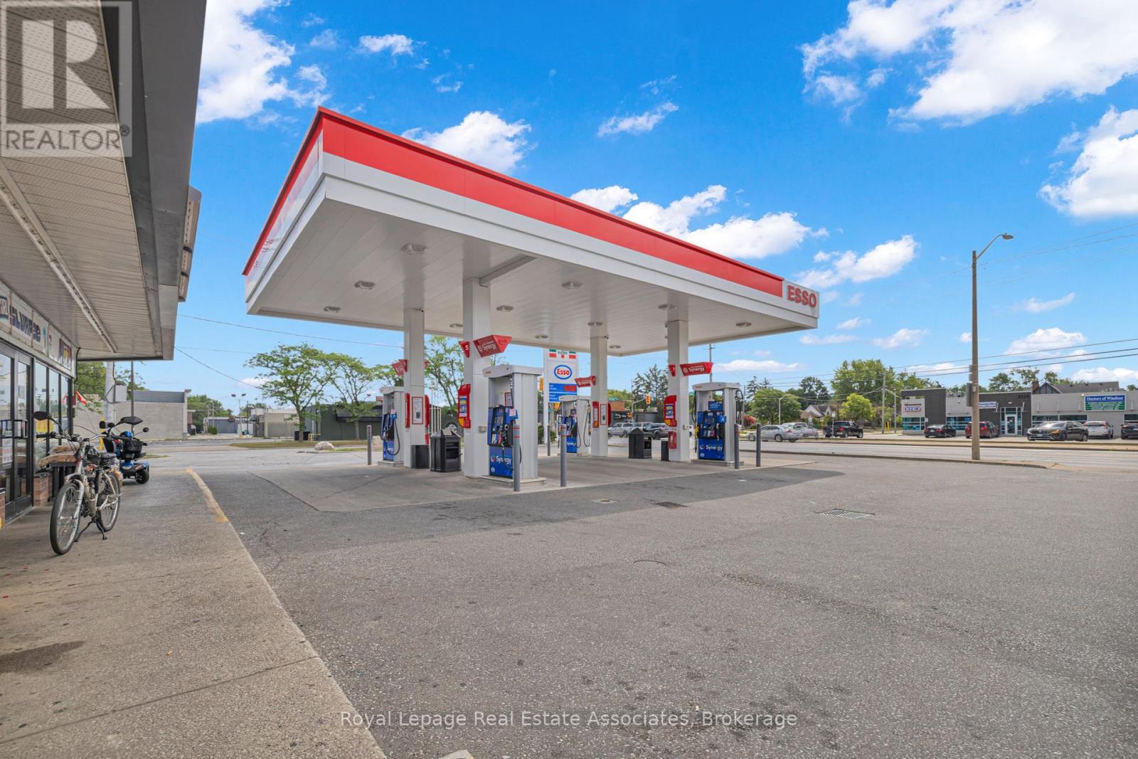 Photo 10 of 5124 Tecumseh Road E, Windsor ON