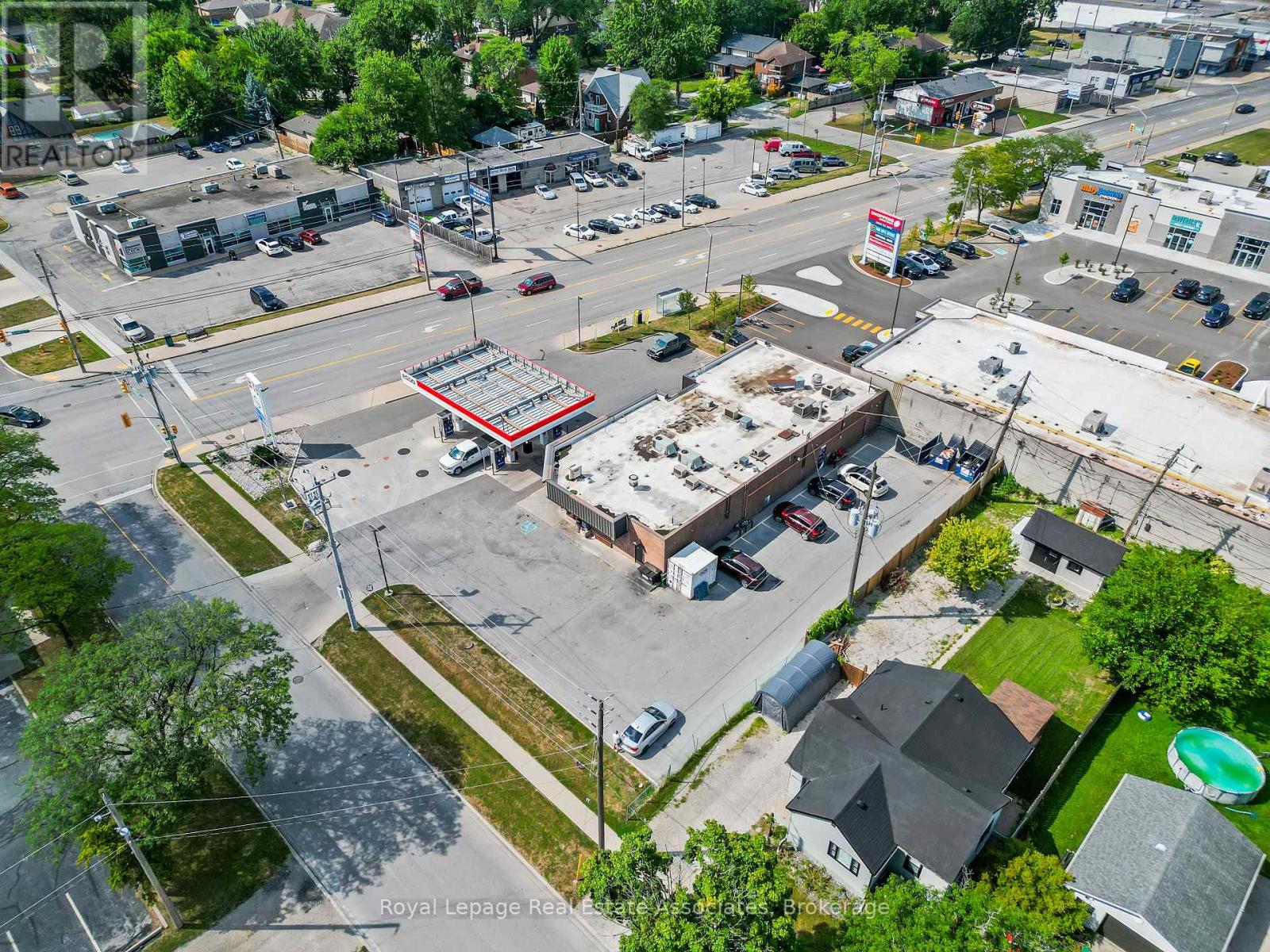 Photo 1 of 5124 Tecumseh Road E, Windsor ON