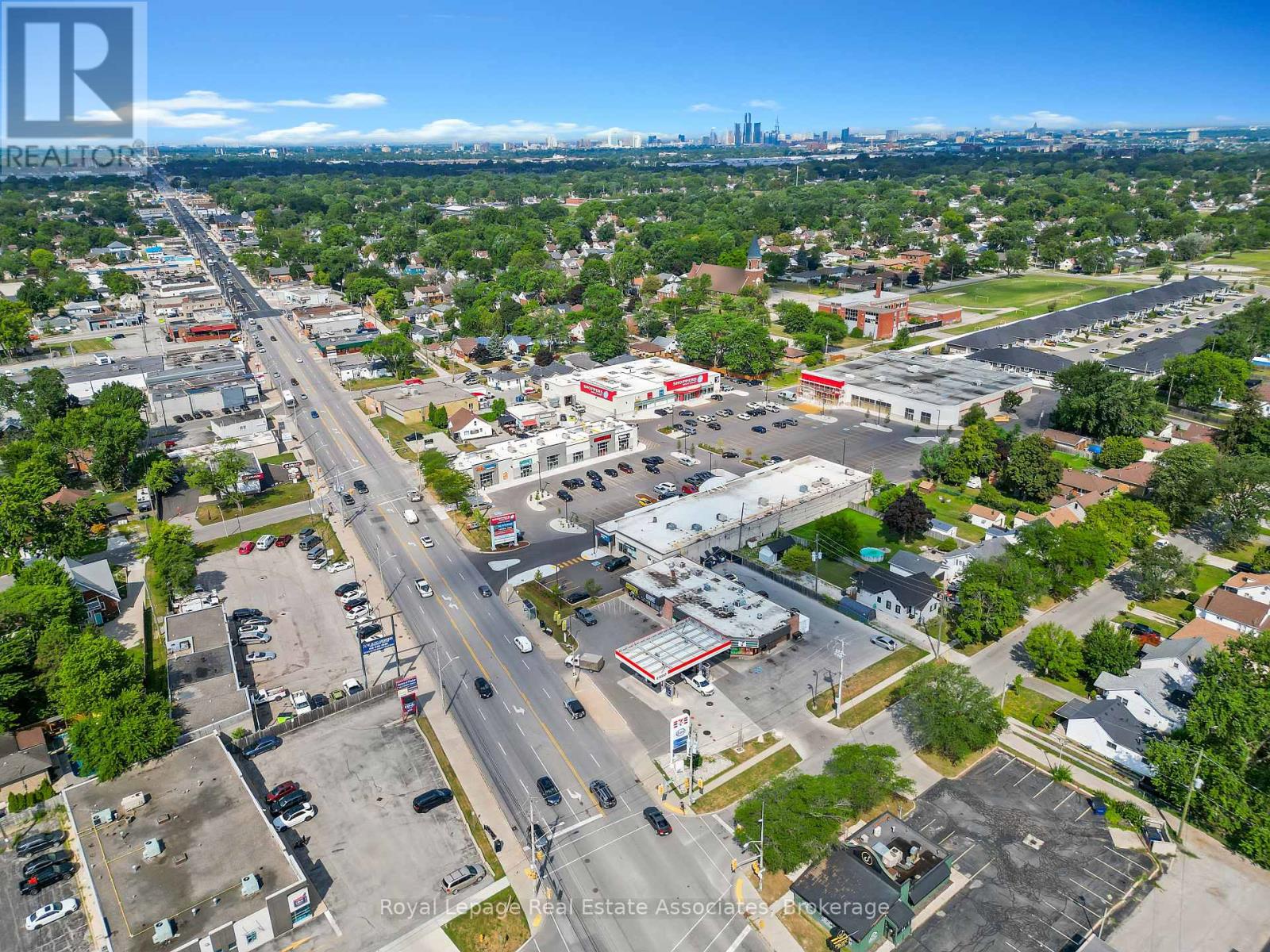 Photo 12 of 5124 Tecumseh Road E, Windsor ON