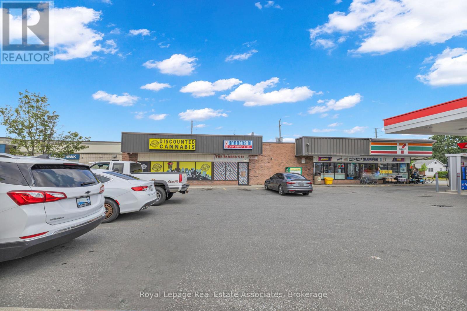 Photo 14 of 5124 Tecumseh Road E, Windsor ON