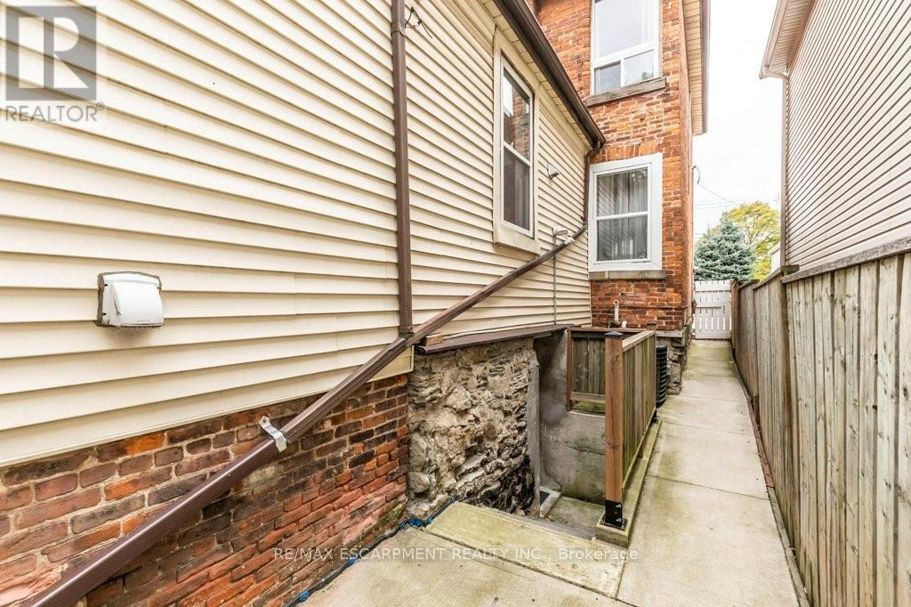 Photo 10 of 346 Hughson Street N, Hamilton ON