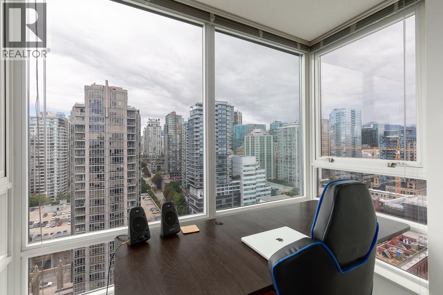 Photo 5 of 2710 928 Beatty Street, Vancouver BC