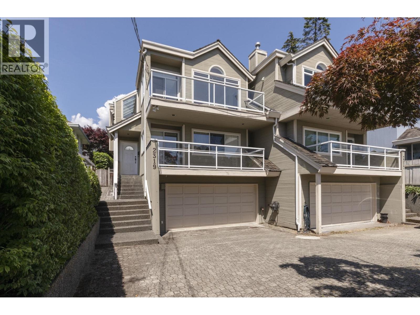 Photo 9 of 2319 Marine Drive, West Vancouver BC