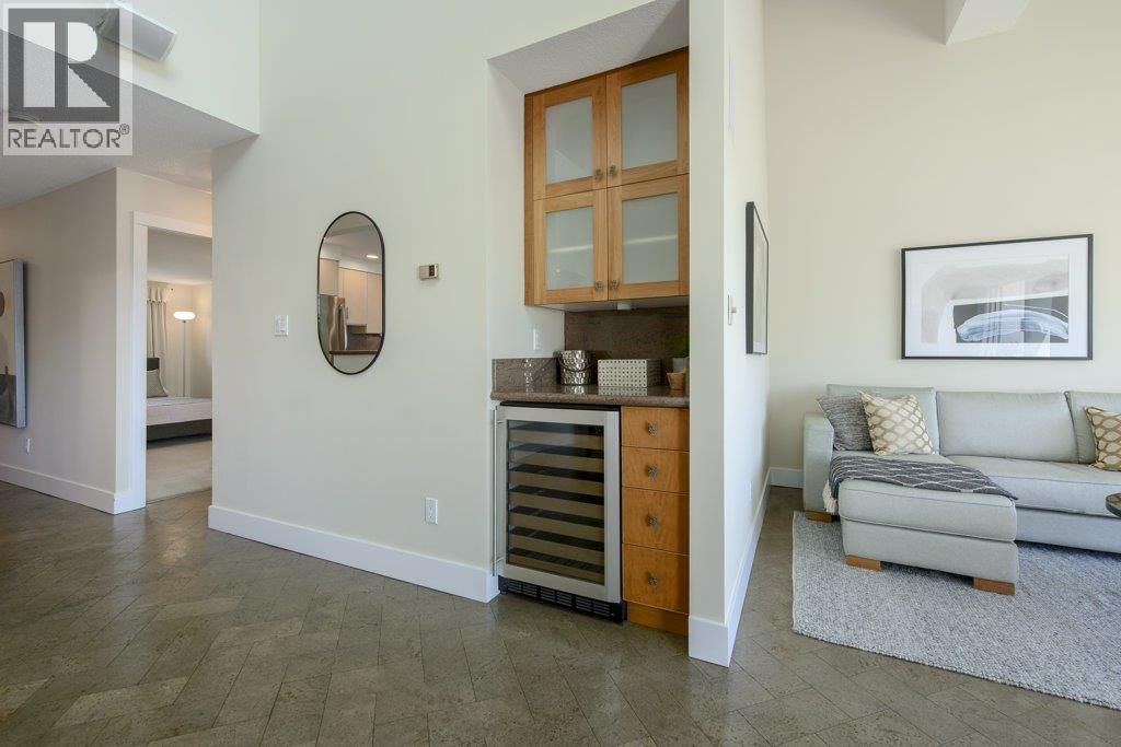 Photo 11 of 2304 33 Chesterfield Place, North Vancouver BC