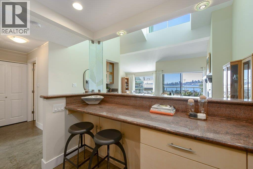 Photo 17 of 2304 33 Chesterfield Place, North Vancouver BC