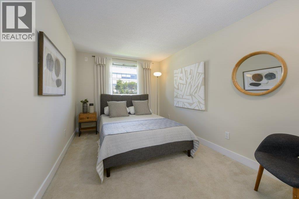 Photo 18 of 2304 33 Chesterfield Place, North Vancouver BC