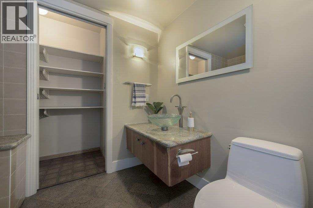 Photo 20 of 2304 33 Chesterfield Place, North Vancouver BC
