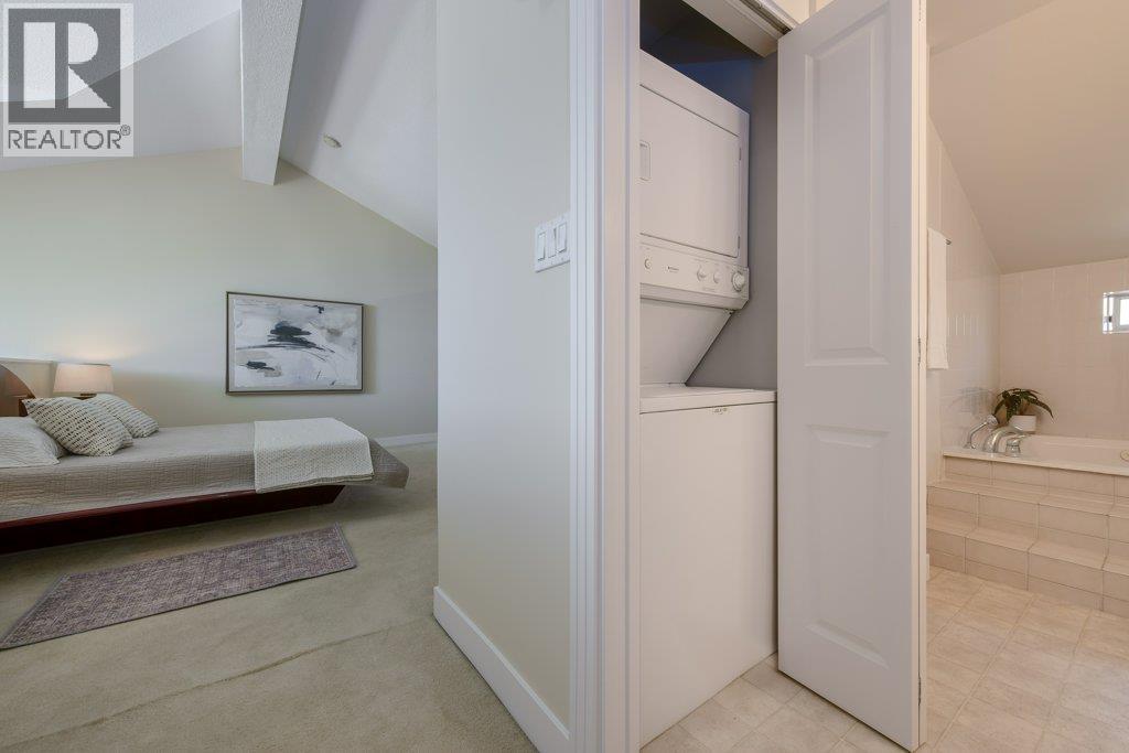 Photo 29 of 2304 33 Chesterfield Place, North Vancouver BC