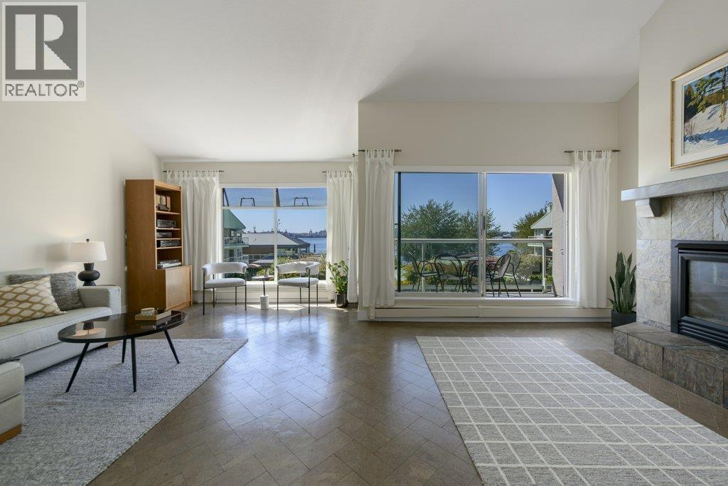 Photo 3 of 2304 33 Chesterfield Place, North Vancouver BC