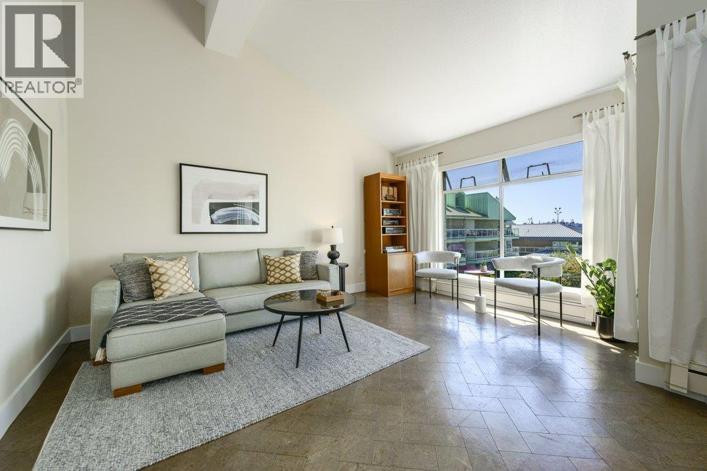 Photo 4 of 2304 33 Chesterfield Place, North Vancouver BC