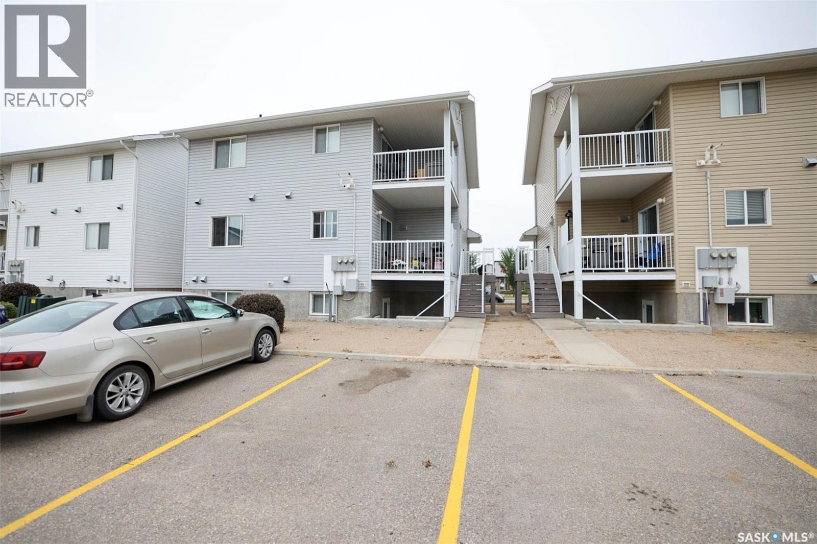 Photo 4 of 9 4850 Harbour Landing Drive, Regina SK