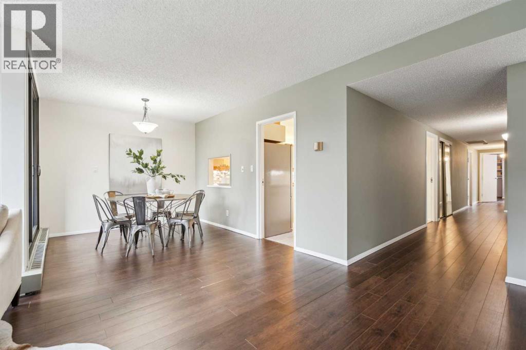 Single Family House for Sale in B  Eau Claire Avenue SW Eau Claire Calgary 