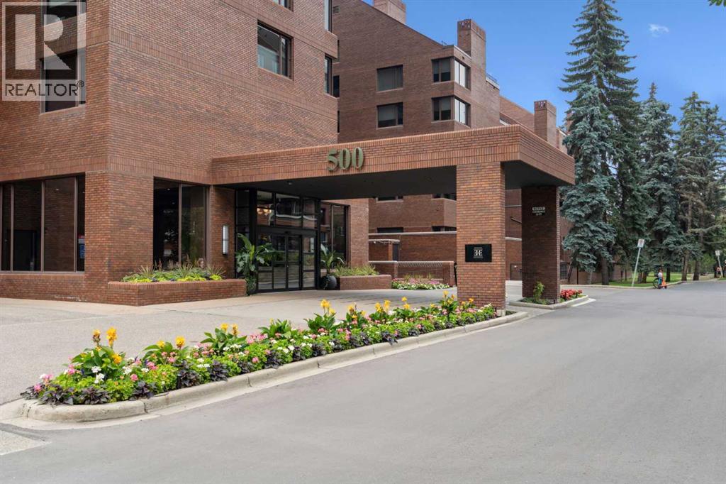 201B, 500 Eau Claire Avenue SW, Calgary, Alberta