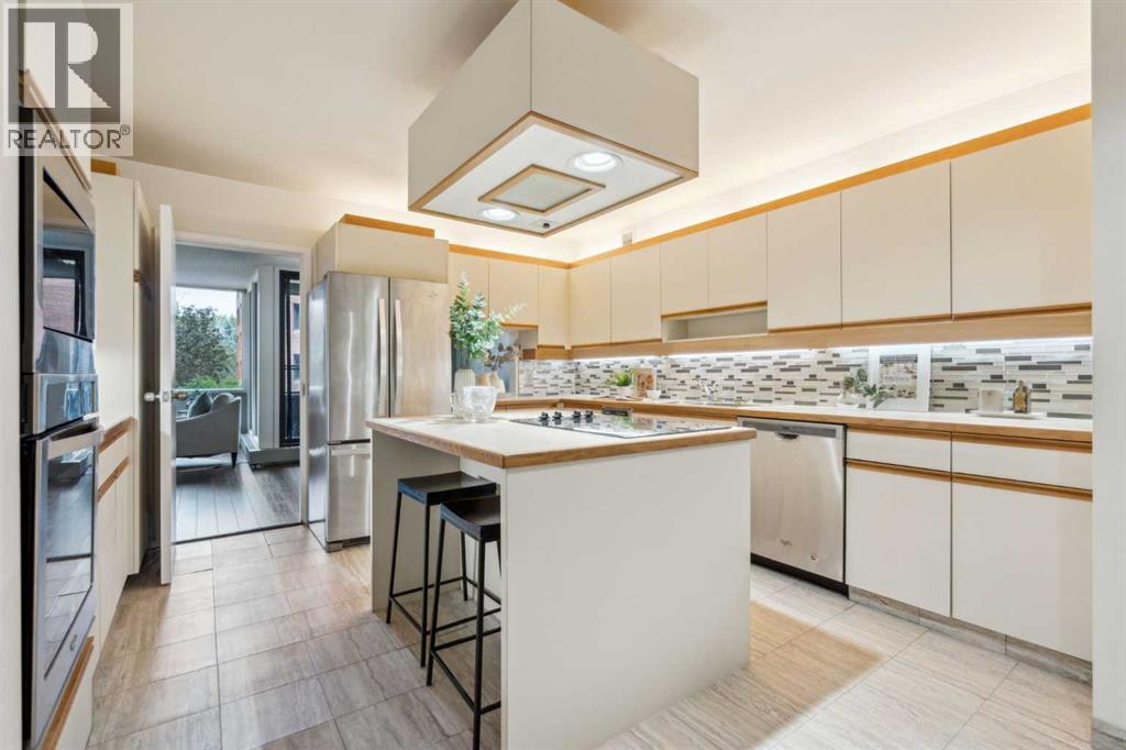Single Family House for Sale in B  Eau Claire Avenue SW Eau Claire Calgary 