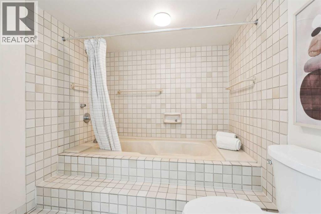 Single Family House for Sale in B  Eau Claire Avenue SW Eau Claire Calgary 