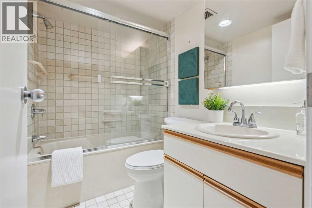 Single Family House for Sale in B  Eau Claire Avenue SW Eau Claire Calgary 