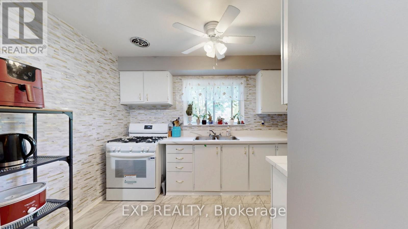 Photo 20 of 73 1235 Radom Street, Pickering ON