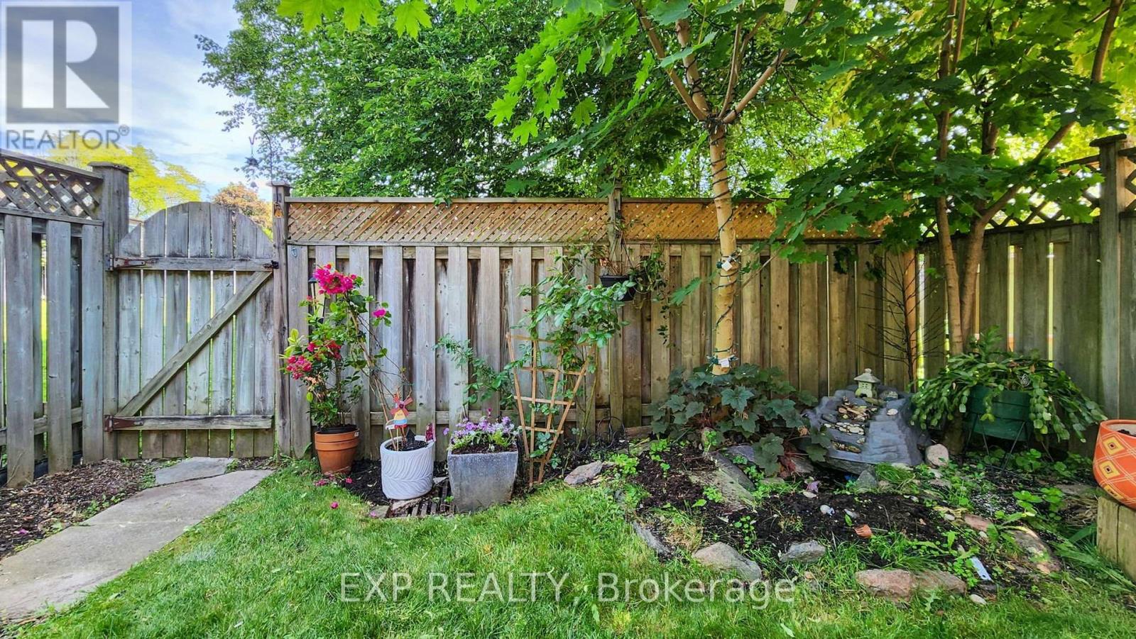Photo 38 of 73 1235 Radom Street, Pickering ON