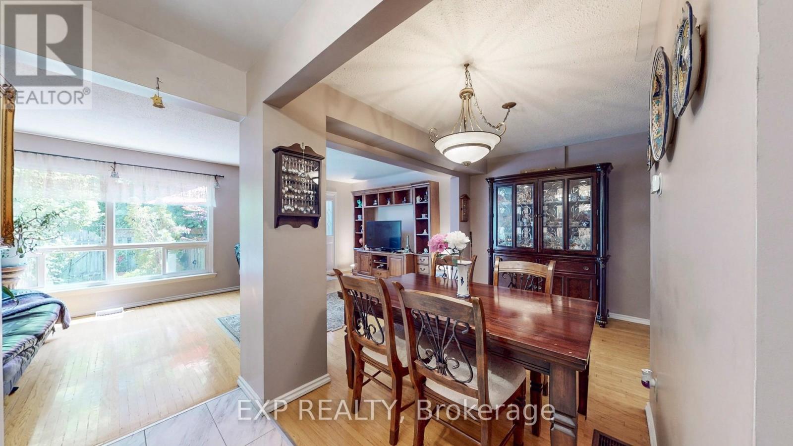 Photo 7 of 73 1235 Radom Street, Pickering ON