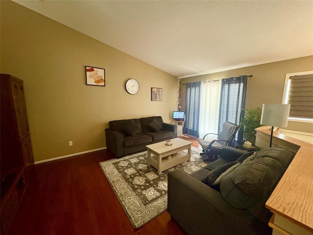 Photo 27 of 102 Filbert Crescent, Winnipeg MB