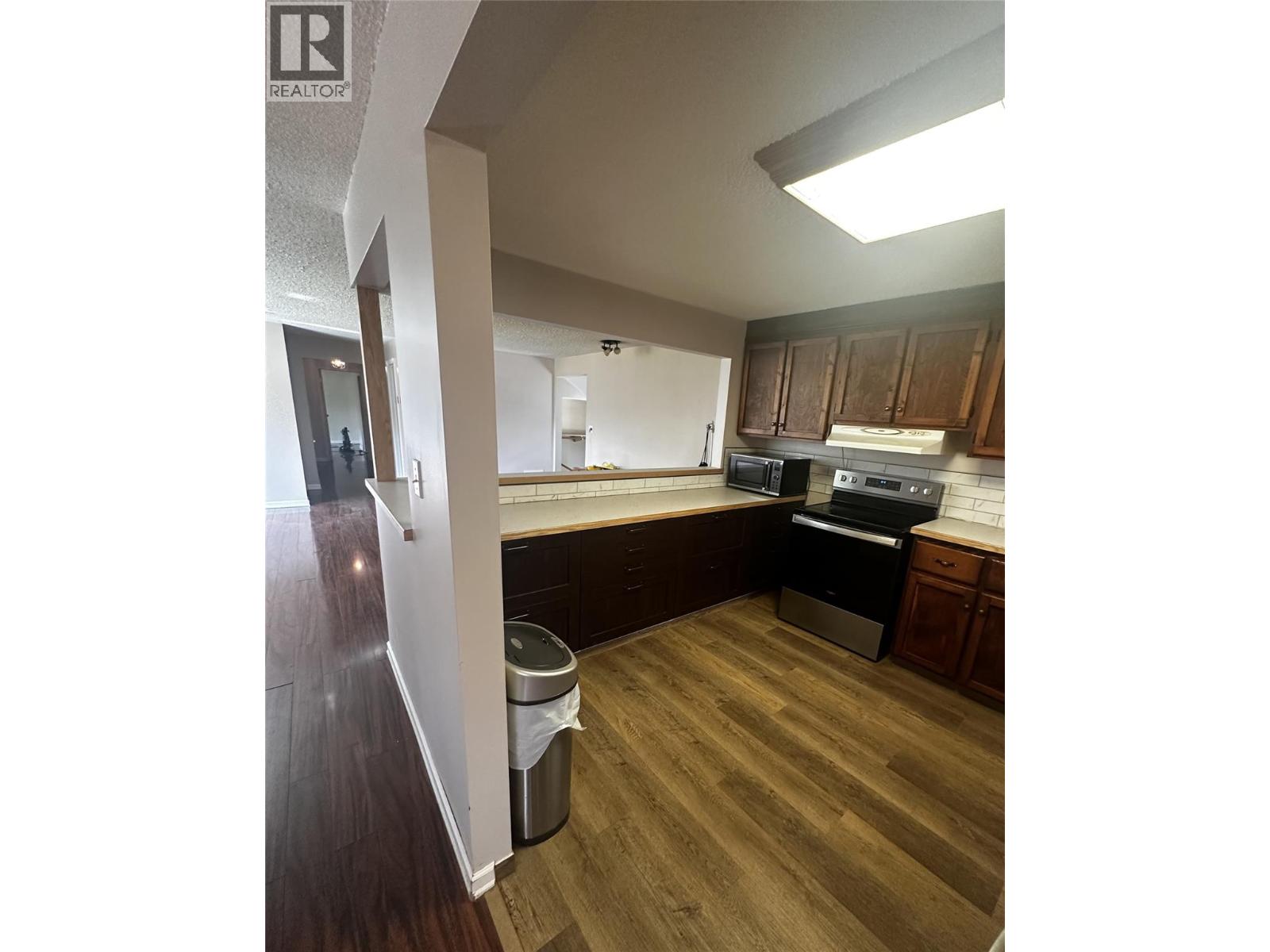 6708 Dokkie Subdivision, Chetwynd