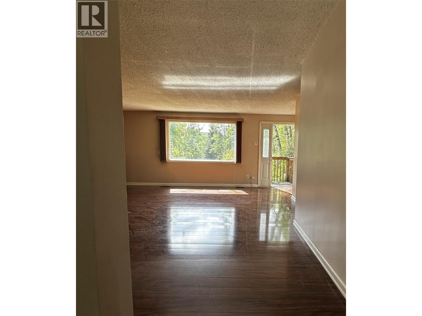 6708 Dokkie Subdivision, Chetwynd