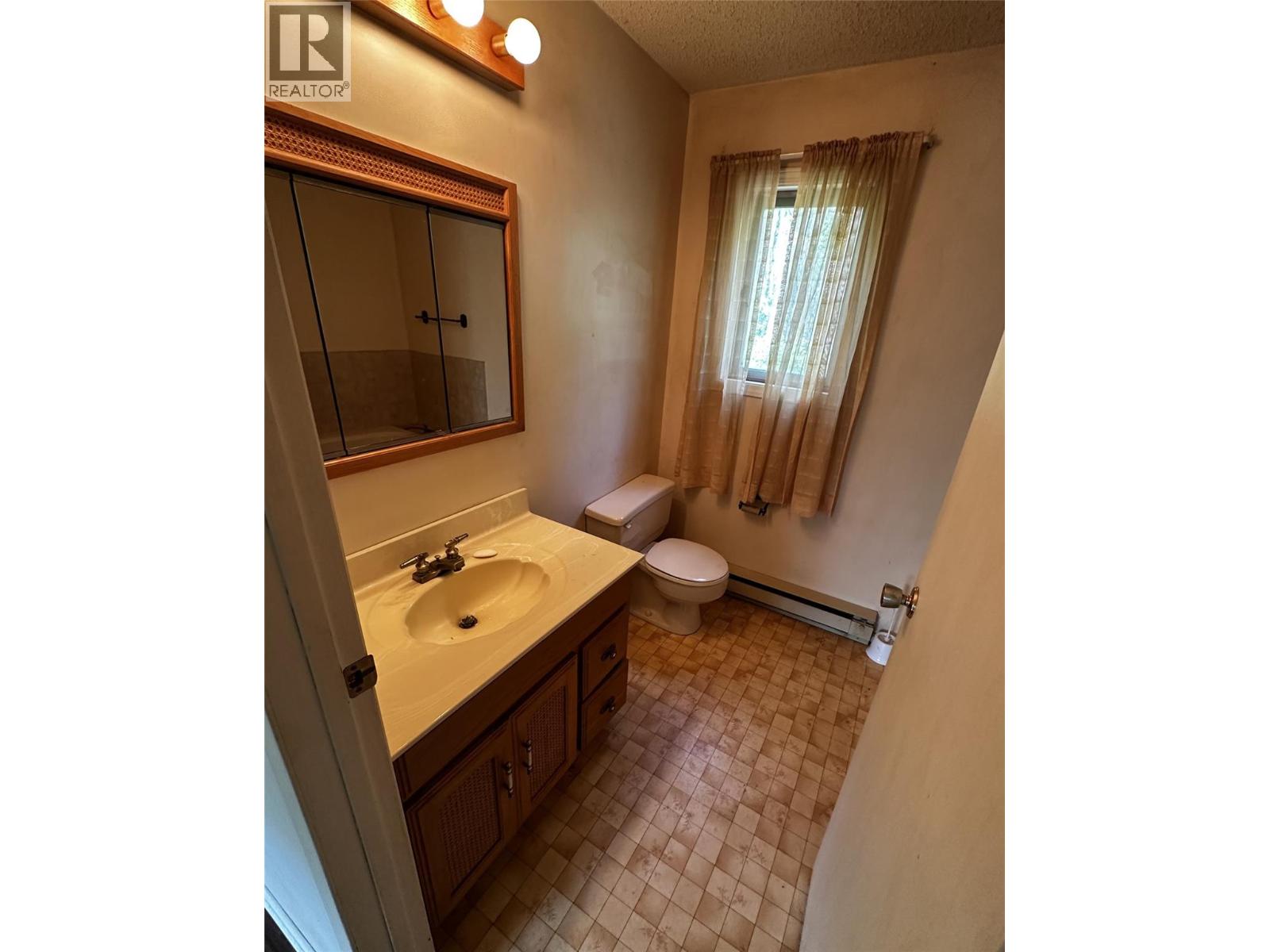6708 Dokkie Subdivision, Chetwynd