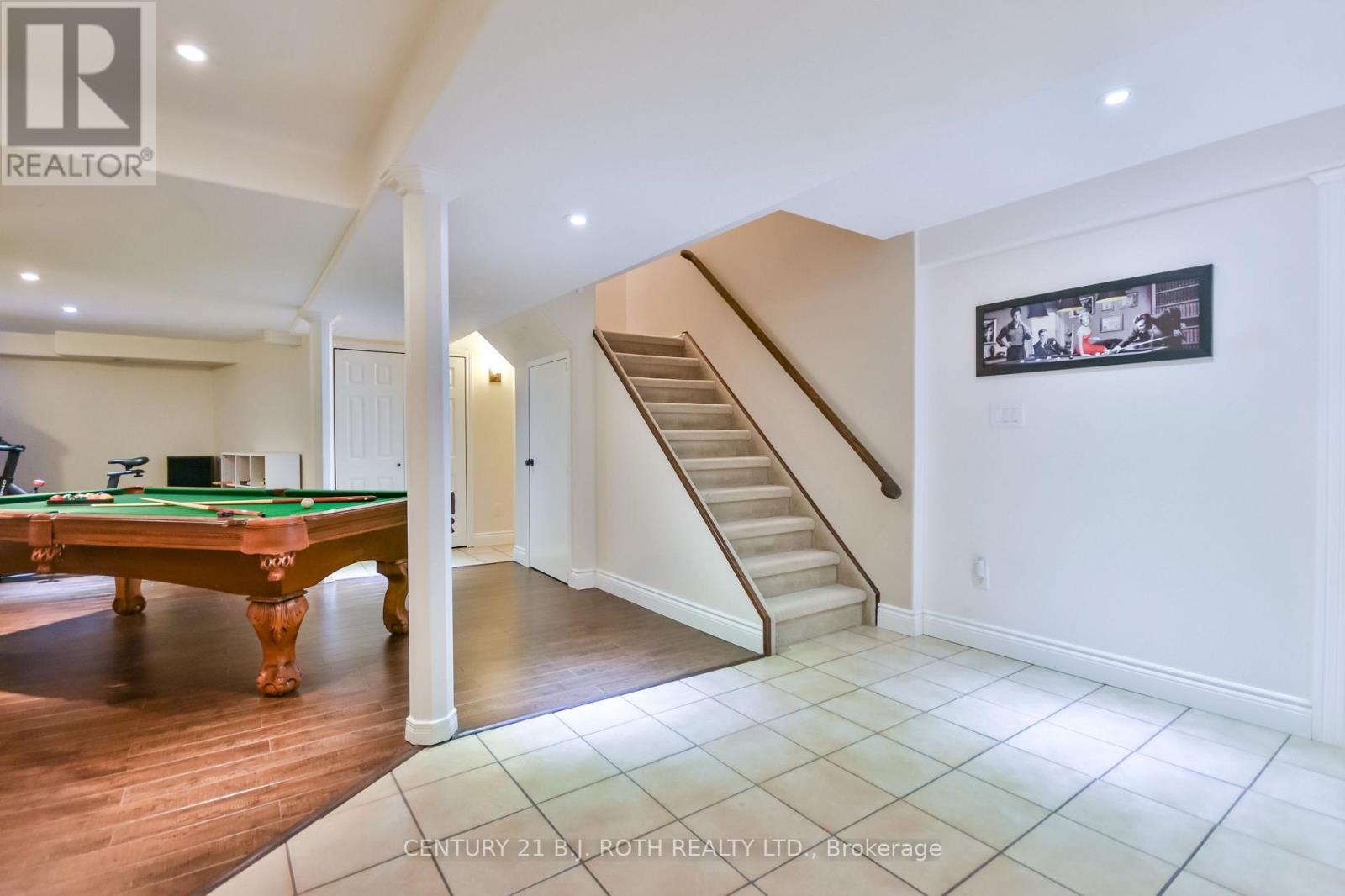 Photo 29 of 28 Shaina Court, Barrie ON