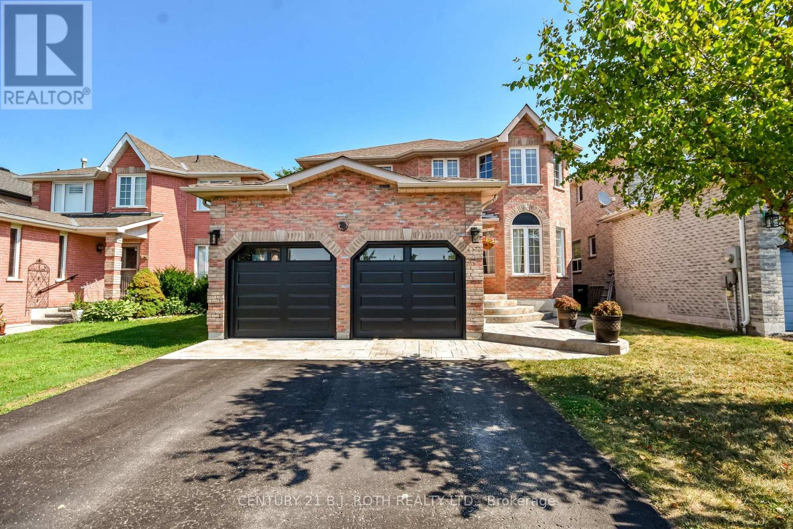 Photo 47 of 28 Shaina Court, Barrie ON