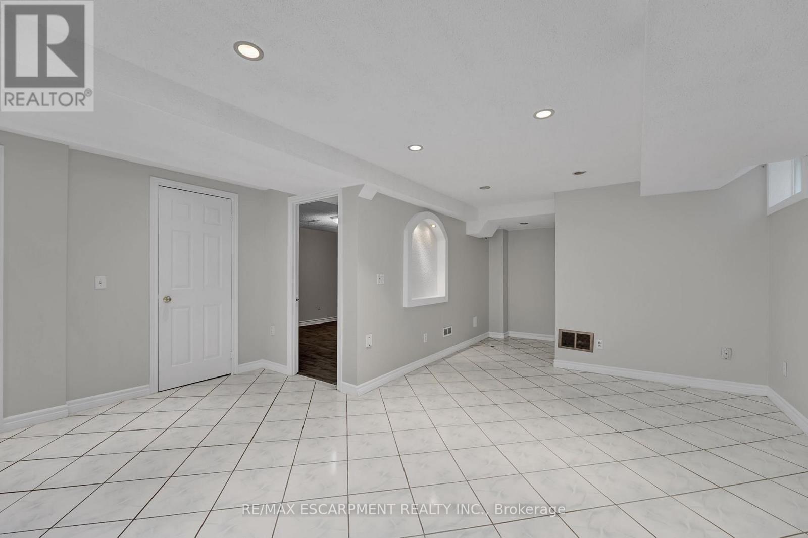 Photo 5 of 1157 Charminster Crescent, Mississauga ON