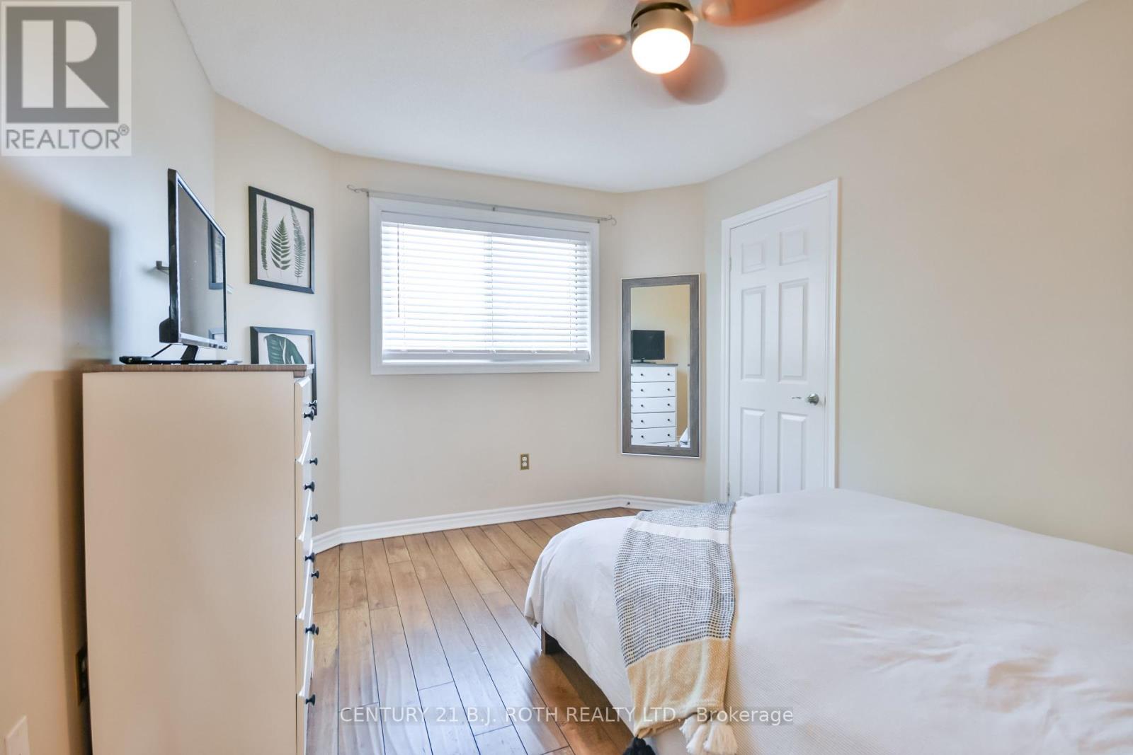 Photo 24 of 28 Shaina Court, Barrie ON