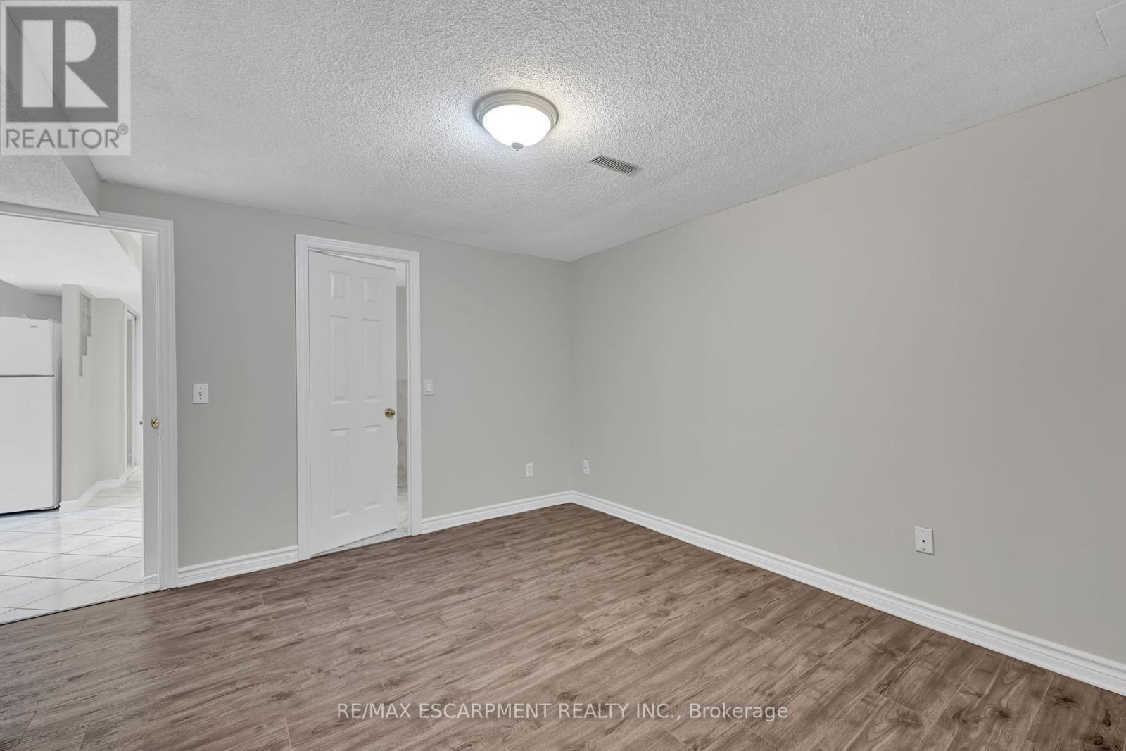 Photo 16 of 1157 Charminster Crescent, Mississauga ON